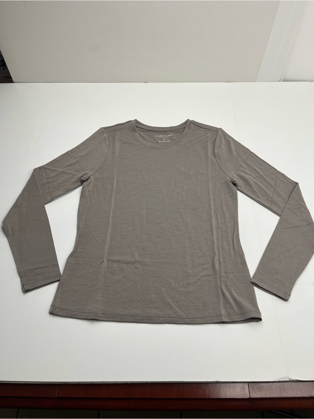 Unbound Merino Long Sleeve Crew Shirt Top 100% Merino Wool Womens Small Brown